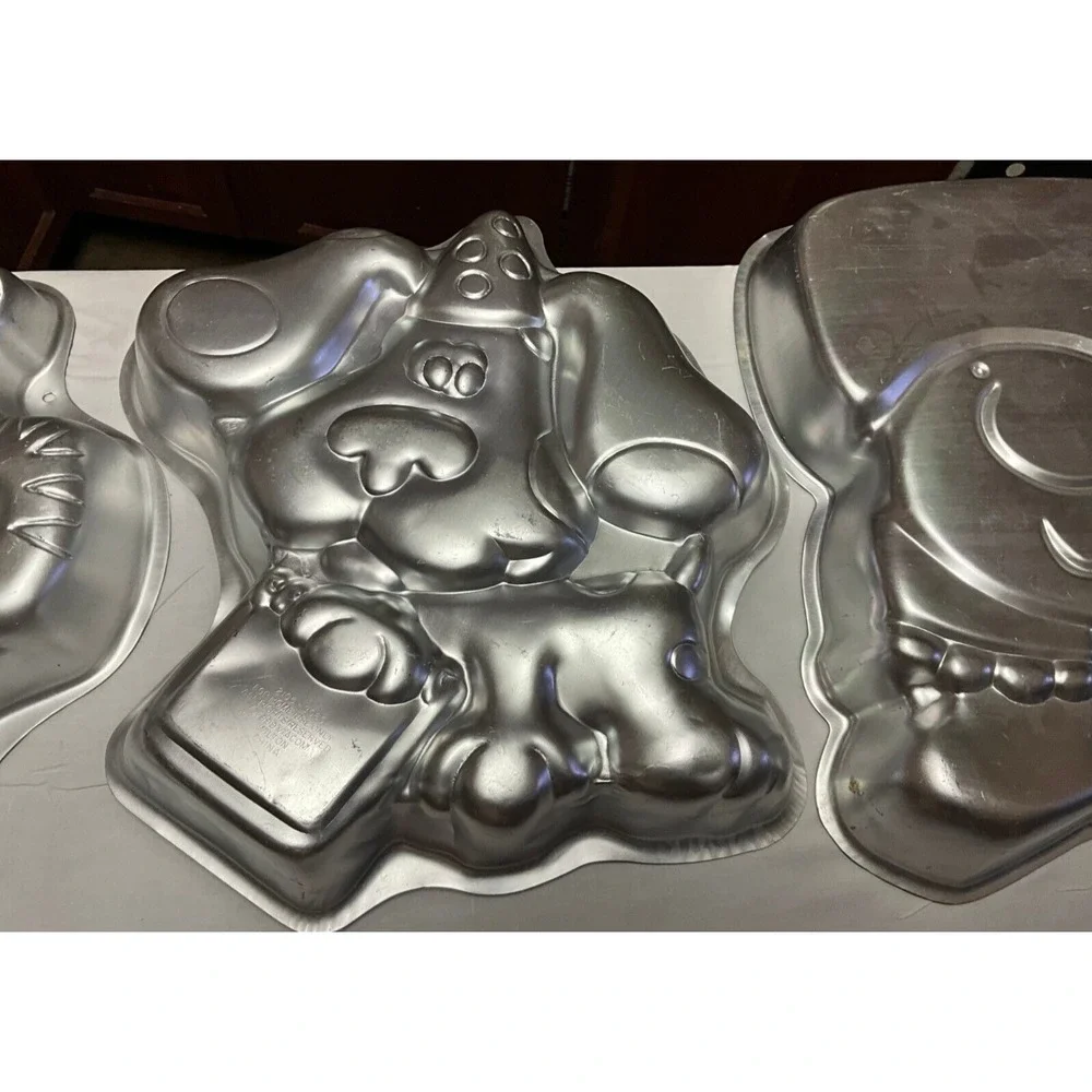 Lot of 10 vintage character cake pans, all new, see below for details, rare find